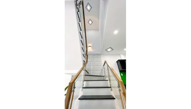 NHÀ MẶT TIỀN, GÒ XOÀI - MÃ LÒ, 42m2 , 2PN , NHÀ ĐẸP Ở NGÀY, NHỈNH 4 tỷ